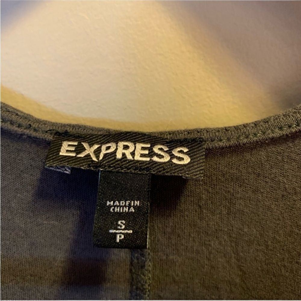 3 for $30! Express sequin tank top - Picture 3 of 7